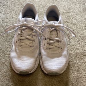 Nike Revolution Court shoe size 6.5 great used condition